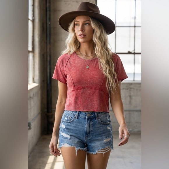 NWT Very J Mineral Washed Exposed Seam Cropped Patch Back Tee Crop Top Red - Picture 2 of 7